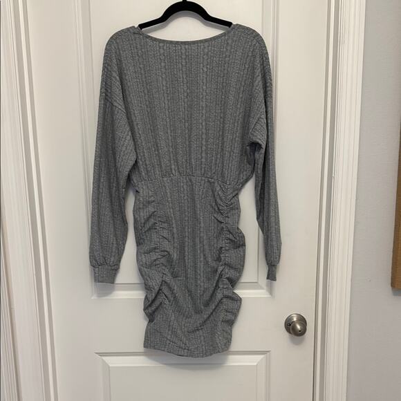 Cupshe gray Ruched Dolman Sleeve Dress NWOT - Picture 3 of 4
